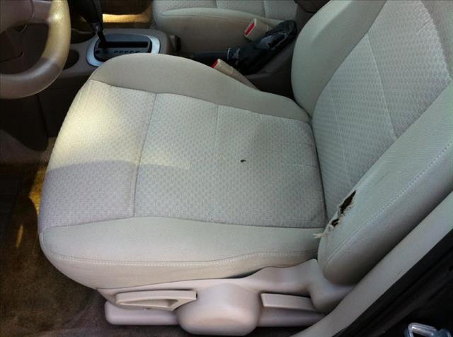 Saturn Ion 2005 photo 9