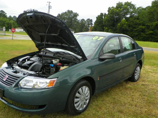 Saturn Ion SLE - ONE Owner Clean Carfax Sedan