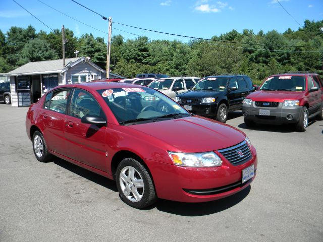 Saturn Ion SLE - ONE Owner Clean Carfax Sedan