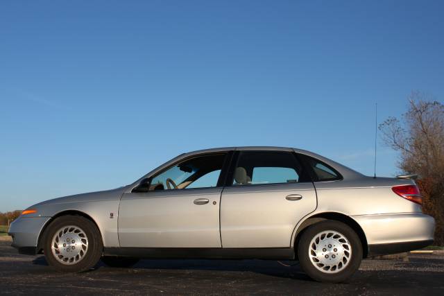 Saturn L Series 2000 photo 2