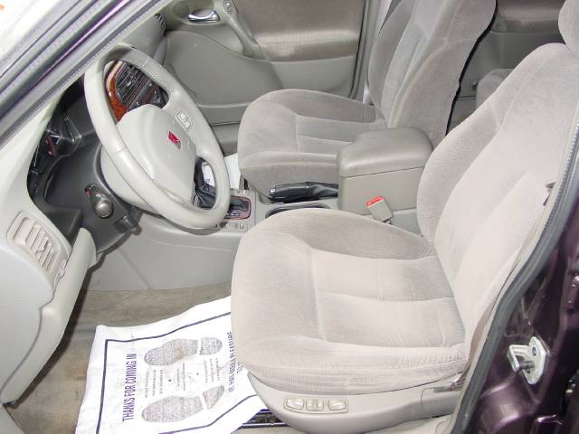 Saturn L Series 2000 photo 1