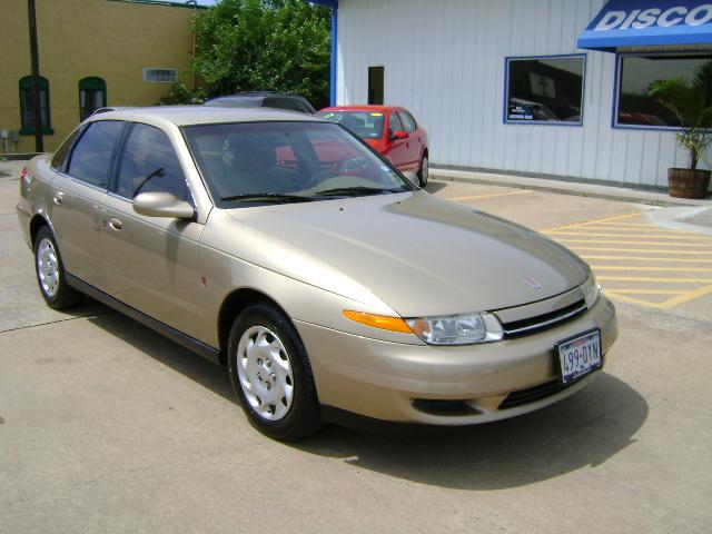 Saturn L Series 2000 photo 1