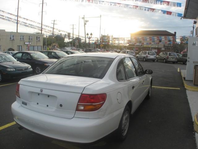 Saturn L Series 2000 photo 1