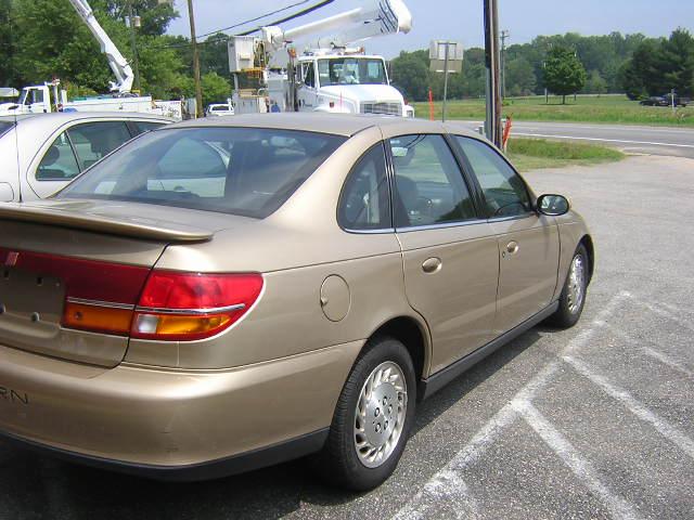 Saturn L Series 2000 photo 2