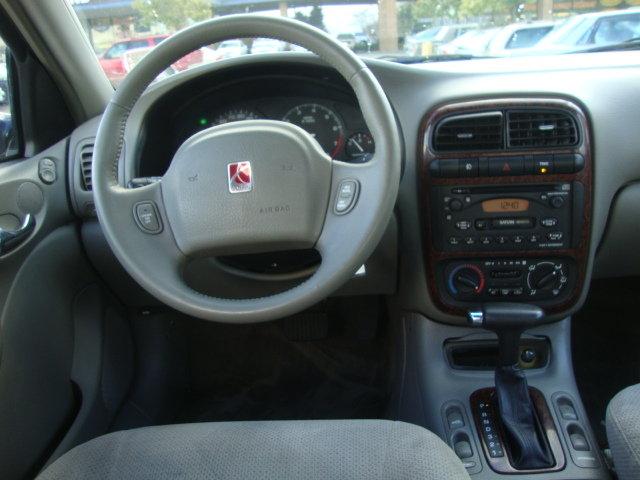 Saturn L Series 2000 photo 4