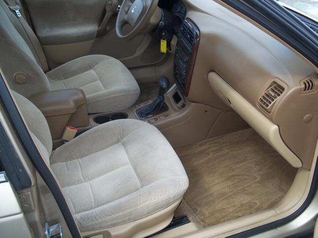 Saturn L Series 2000 photo 4