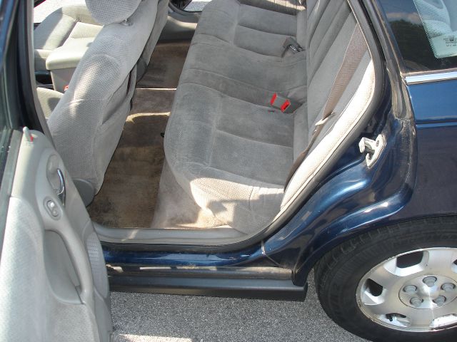 Saturn L Series 2000 photo 1