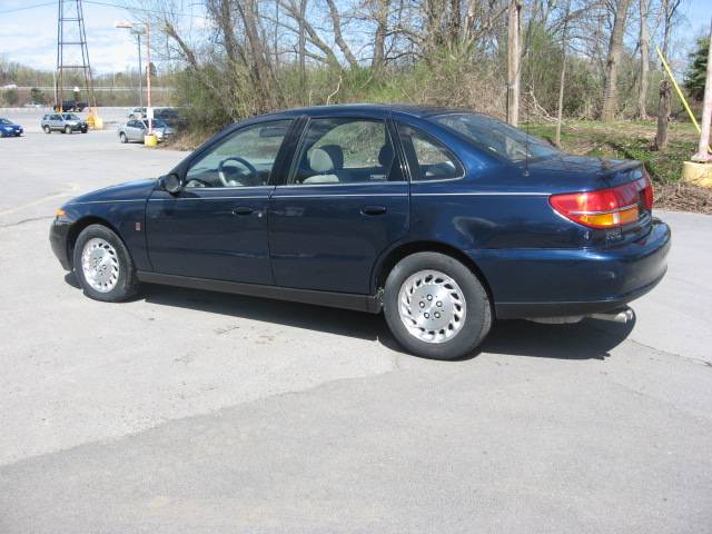 Saturn L Series 2000 photo 1