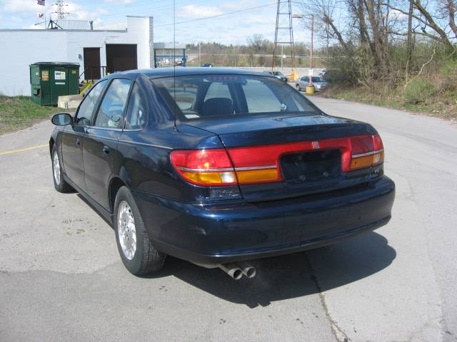 Saturn L Series 2000 photo 2