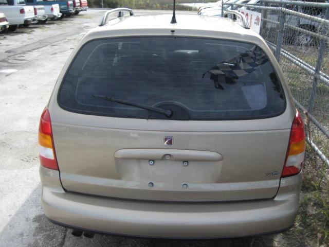 Saturn L Series 2000 photo 2