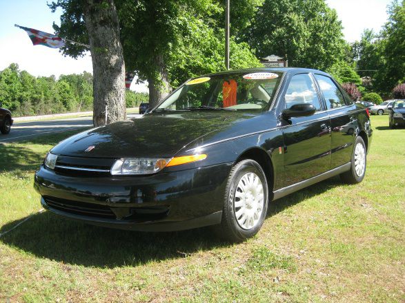 Saturn L Series 2WD Eddie Bauer Sedan