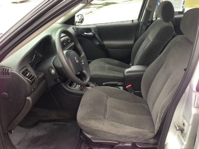 Saturn L Series 2001 photo 2