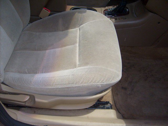 Saturn L Series 2001 photo 14