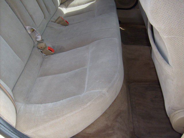 Saturn L Series 2001 photo 24