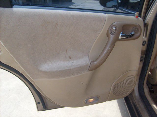 Saturn L Series 2001 photo 30