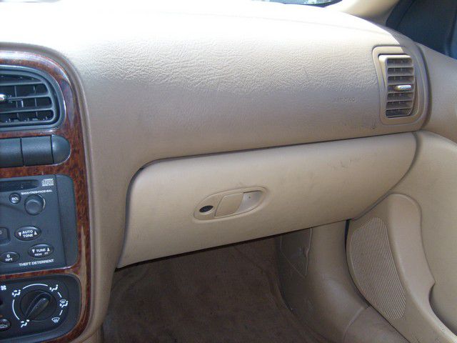 Saturn L Series 2001 photo 31