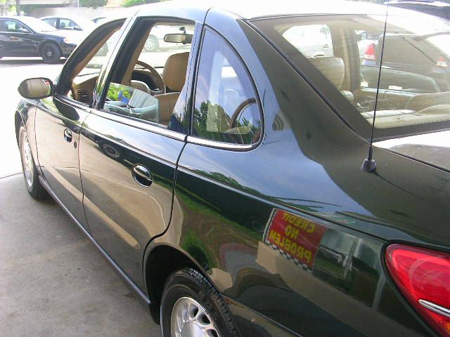 Saturn L Series 2001 photo 7