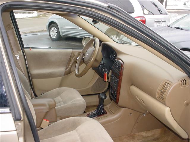 Saturn L Series 2001 photo 1