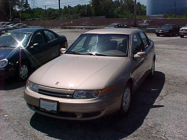 Saturn L Series 2WD Eddie Bauer Sedan