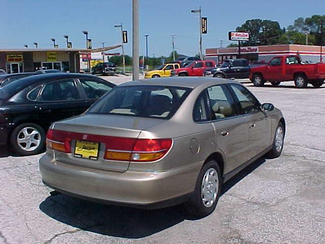 Saturn L Series 2001 photo 2