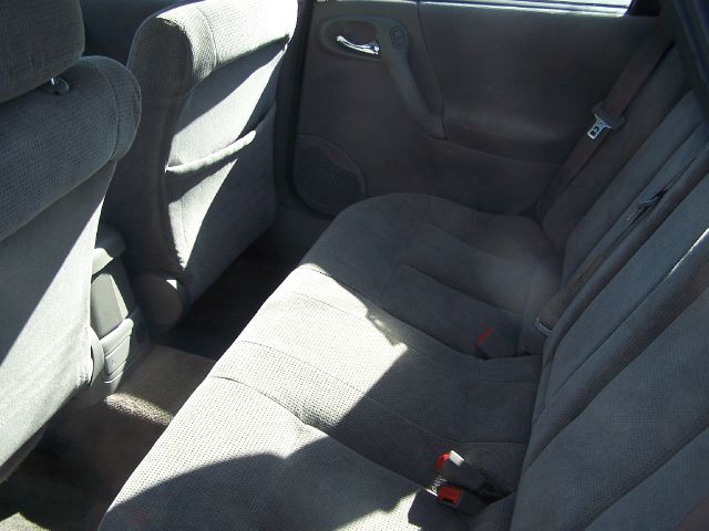 Saturn L Series 2001 photo 1