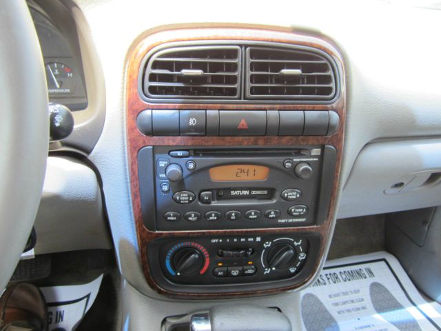 Saturn L Series 2001 photo 3