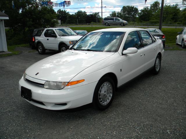 Saturn L Series 2002 photo 2