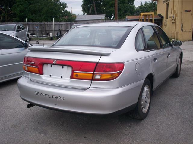 Saturn L Series 2002 photo 2