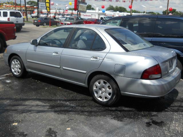 Saturn L Series 2002 photo 1