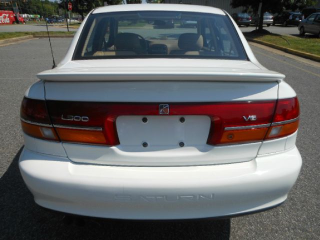 Saturn L Series 2002 photo 7