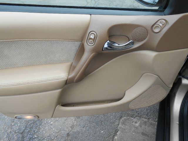 Saturn L Series 2002 photo 3