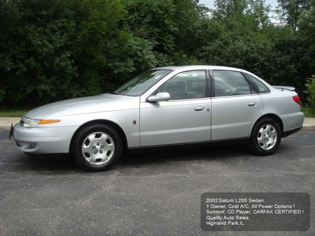 Saturn L Series Blk Ext With Silver Trin Sedan