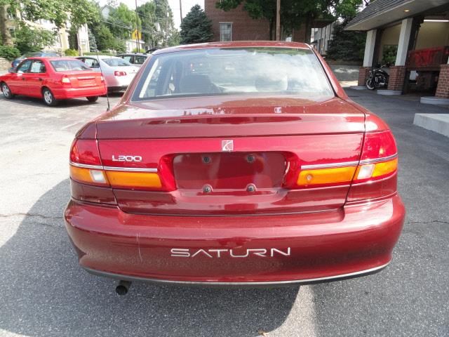 Saturn L Series 2002 photo 2