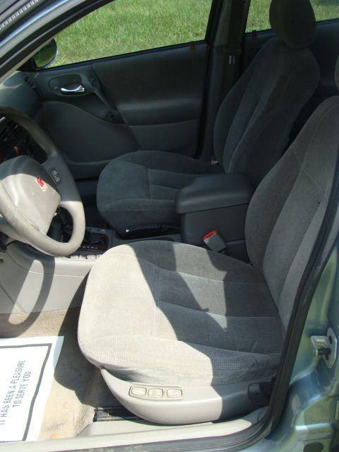 Saturn L Series 2002 photo 4