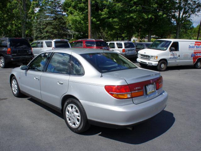 Saturn L Series 2002 photo 2