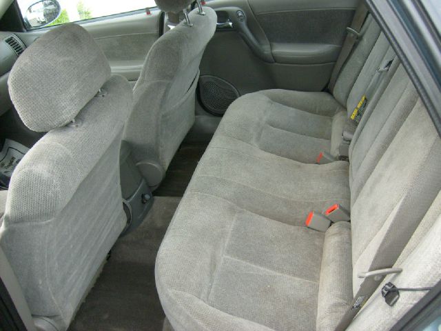 Saturn L Series 2002 photo 17