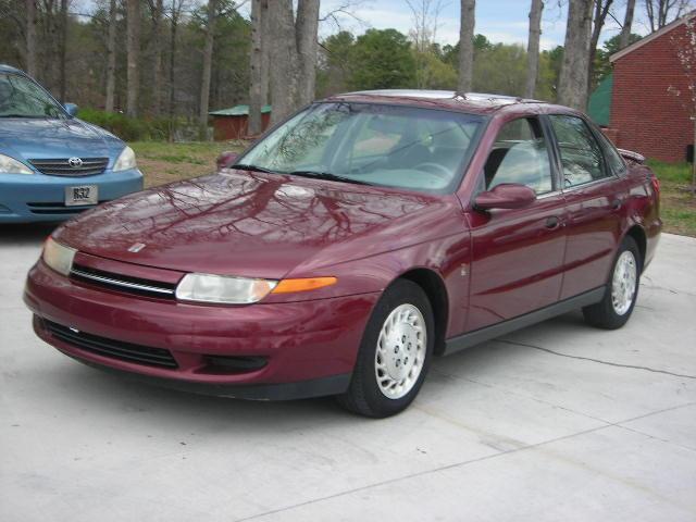 Saturn L Series 2002 photo 2