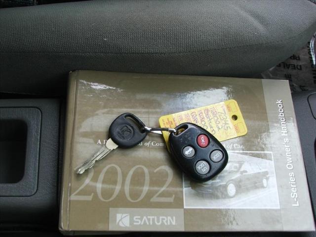 Saturn L Series 2002 photo 5