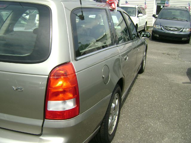 Saturn L Series 2003 photo 1