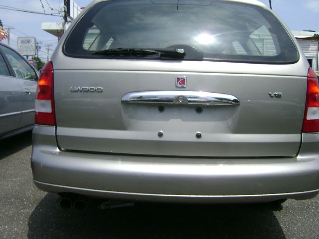 Saturn L Series 2003 photo 2