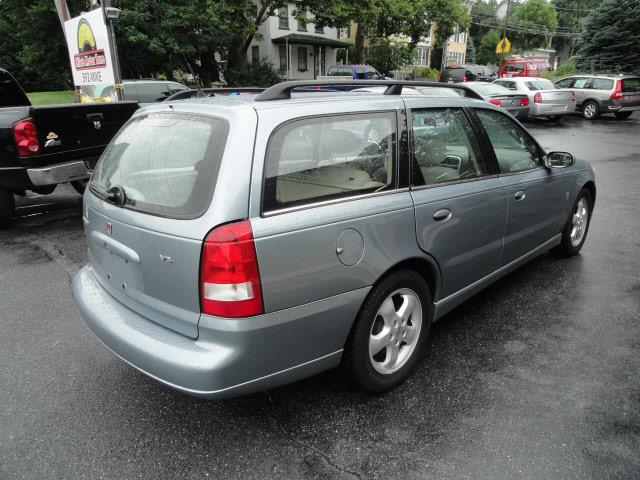 Saturn L Series 2003 photo 2