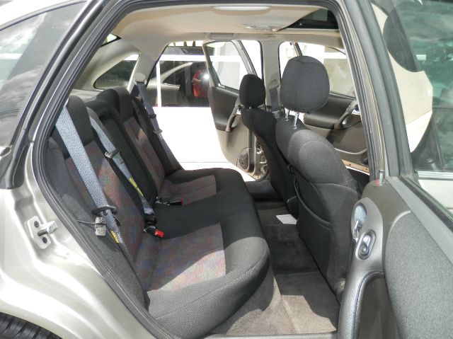 Saturn L Series 2003 photo 4