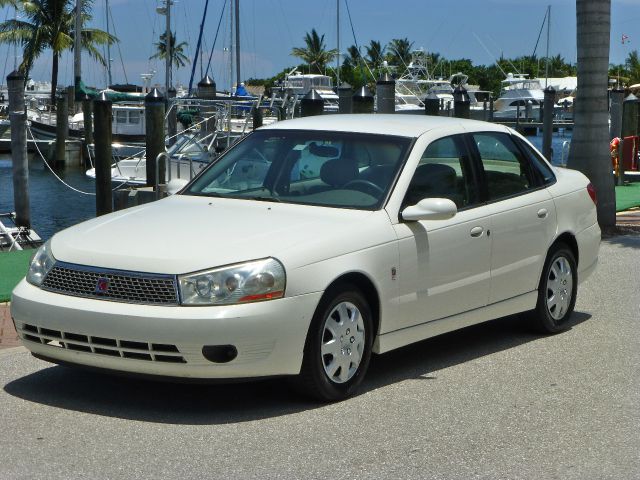 Saturn L Series 2003 photo 2