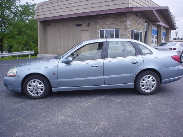 Saturn L Series 2003 photo 2