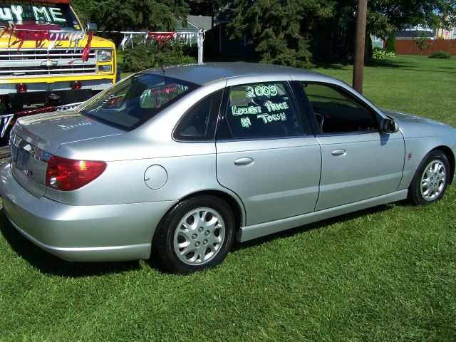 Saturn L Series 2003 photo 2