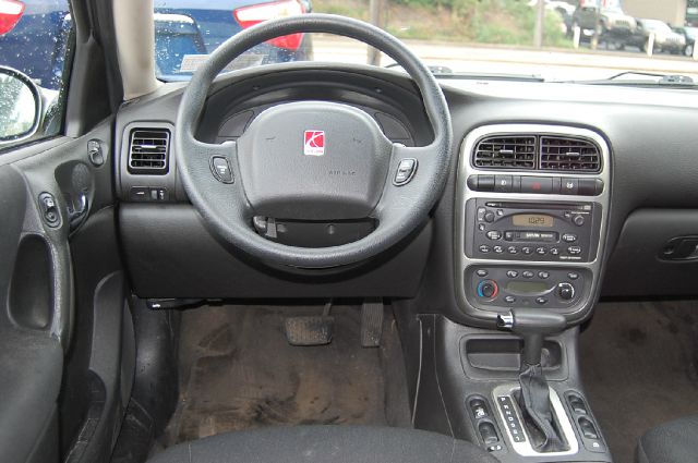 Saturn L Series 2003 photo 1