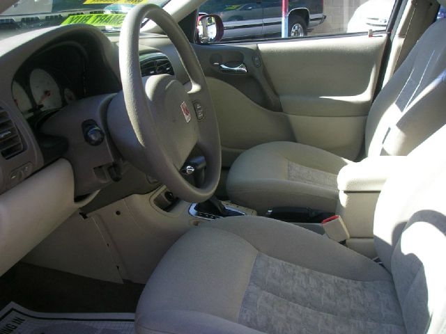 Saturn L Series 2003 photo 2