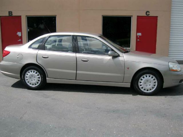 Saturn L Series 2003 photo 2