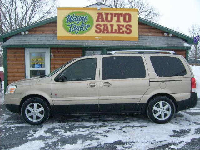 Saturn Relay XLT Sport Utility Pickup 4D MiniVan