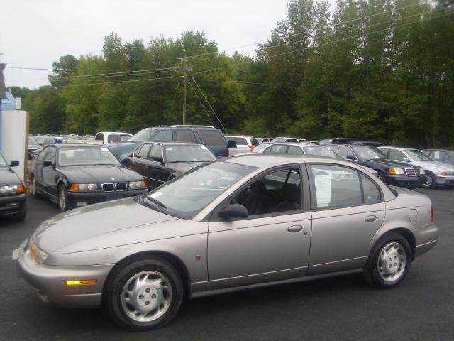 Saturn S Series XLS Sedan